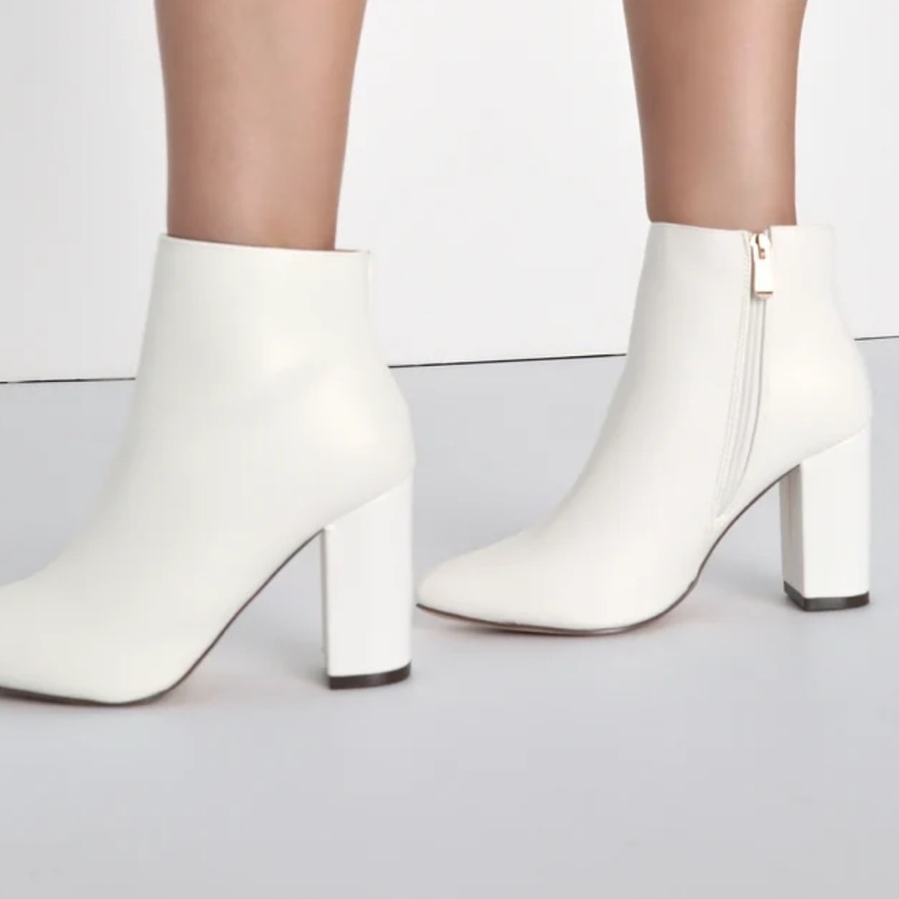 Lulus White Gogo Boots size 9 new in box